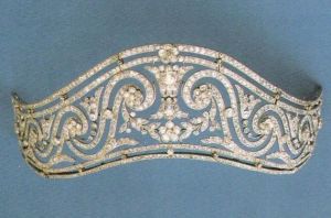 Crown and tiaras - Garland Style Diamond Tiara.JPG